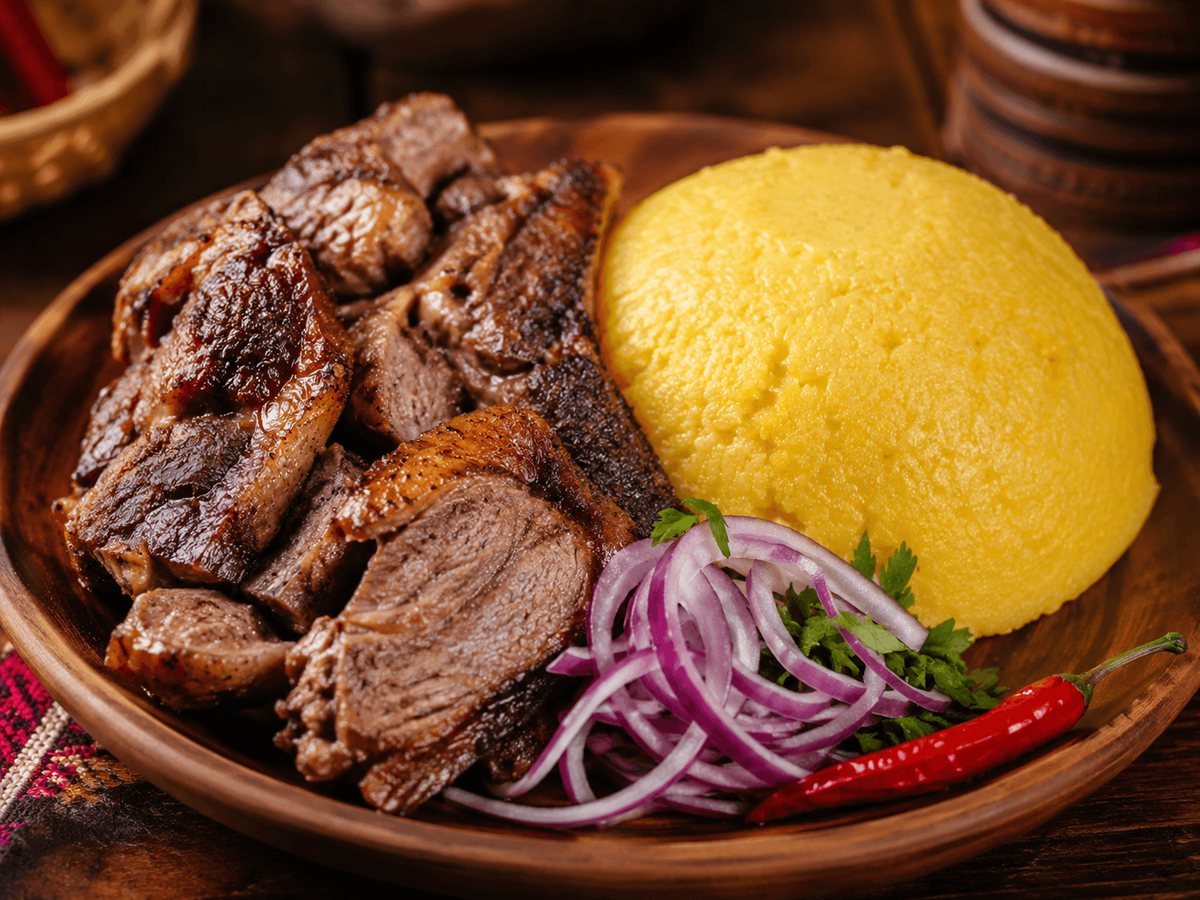 Pastrama de Oaie cu Mamaliguta 